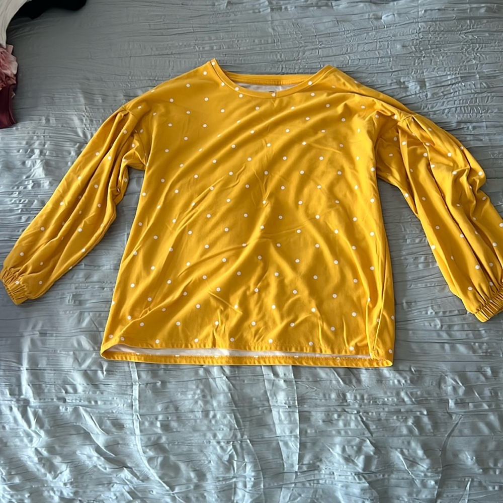 Girls Xtra-Large Yellow Polka Dot Old Navy Long Sleeve with Cuffed Wristbands